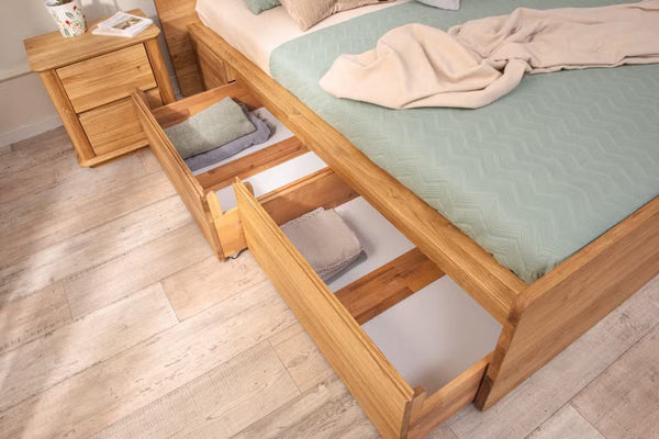 Cama con almacenaje de madera maciza de roble Solvig | NordicStory