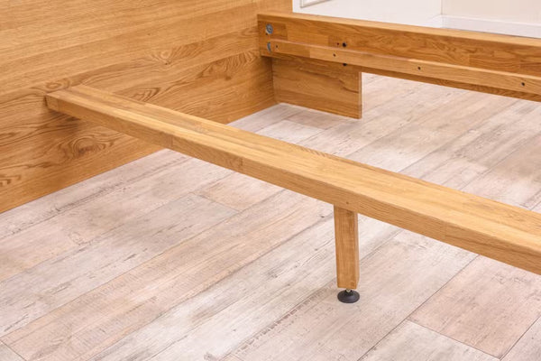 Cama con almacenaje de madera maciza de roble Solvig | NordicStory