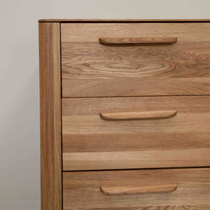 Aparador Cómoda de madera maciza de roble Atlanta, 120 x 46,8 x 78,6 cm. | NordicStory