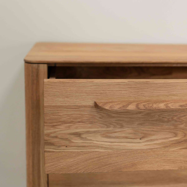 Aparador Cómoda de madera maciza de roble Atlanta, 120 x 46,8 x 78,6 cm. | NordicStory