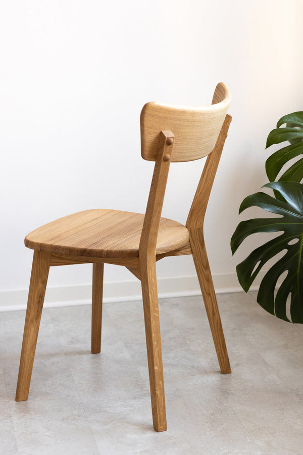 Pack de 2 o 4 Sillas de Comedor de Madera Maciza de Roble Isku | NordicStory
