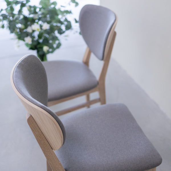 Pack de 2 o 4 Sillas de Comedor Nova, Estructura de Madera Maciza de Roble Blanqueado | NordicStory