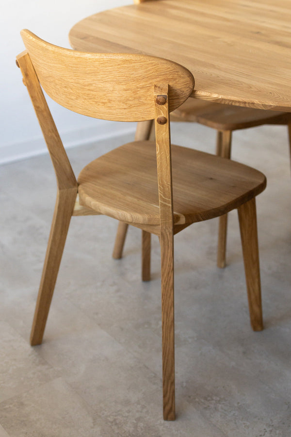 Pack de 2 o 4 Sillas de Comedor de Madera Maciza de Roble Isku | NordicStory