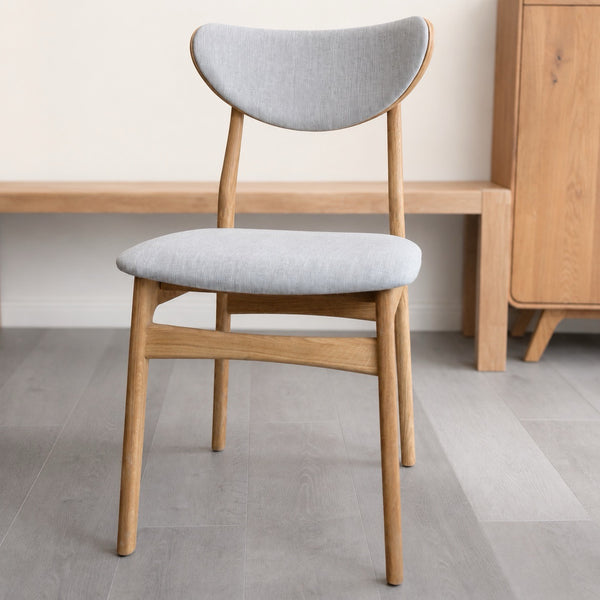 Set van 2 of 4 Maxwell eetkamerstoelen van massief eikenhout, gestoffeerd | VESKOR