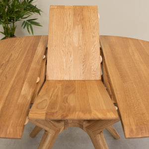 Mesa de comedor redonda y extensible de madera maciza roble Carmen | NordicStory