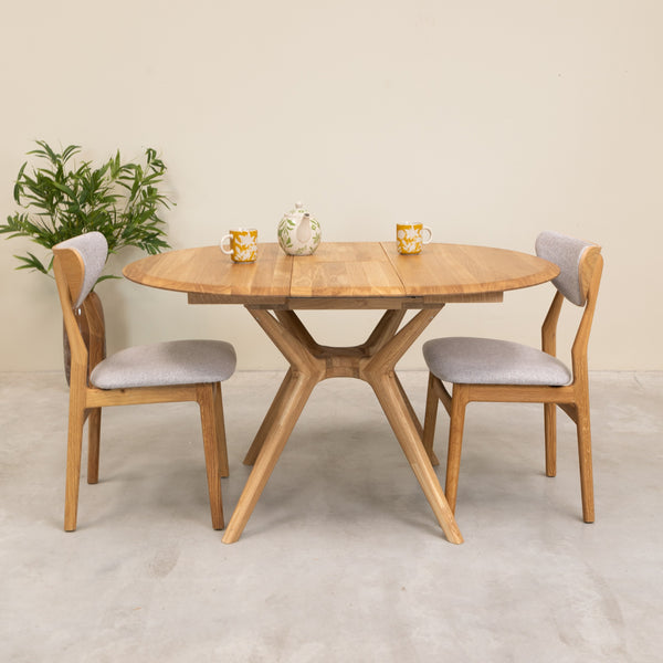 Mesa de comedor redonda y extensible de madera maciza roble Carmen | NordicStory