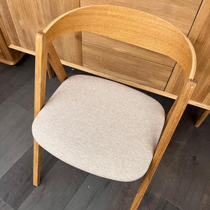 Pack de 2 o 4 Sillas de Comedor de Madera Maciza de Roble Oscar, tapizado | VESKOR