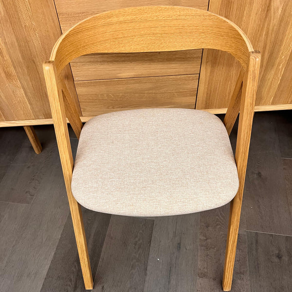 Pack de 2 o 4 Sillas de Comedor de Madera Maciza de Roble Oscar, tapizado | VESKOR