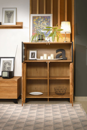 NordicStory Comoda Aparador de madera maciza roble con patas de metal negro Moritz