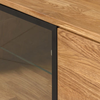 NordicStory Mueble de TV de madera maciza roble con patas de metal color negro Moritz