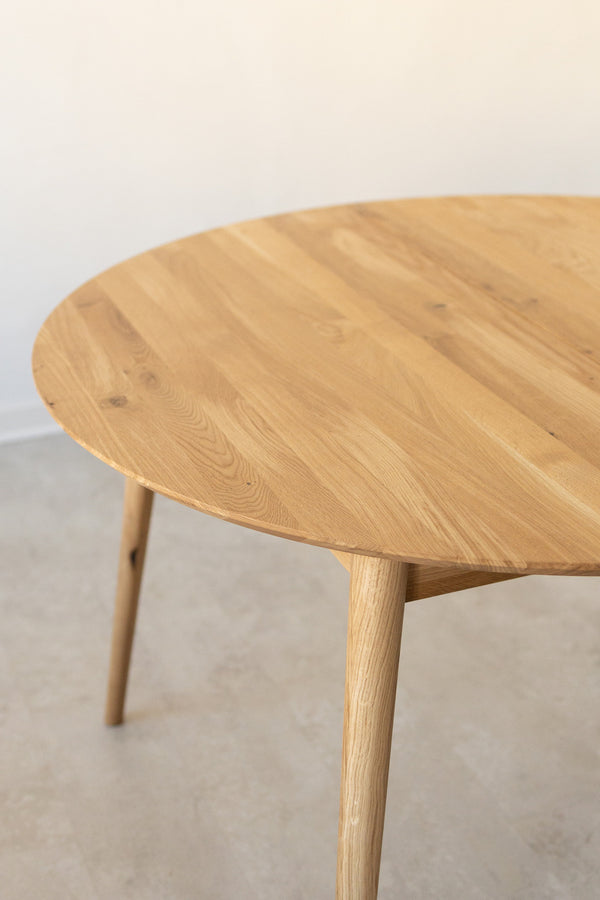 NordicStory Mesa extensible de comedor de madera maciza de roble Escandi 4 120-155 x 120 x 75 cm.