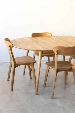 NordicStory Mesa extensible de comedor de madera maciza de roble Escandi 4 120-155 x 120 x 75 cm.